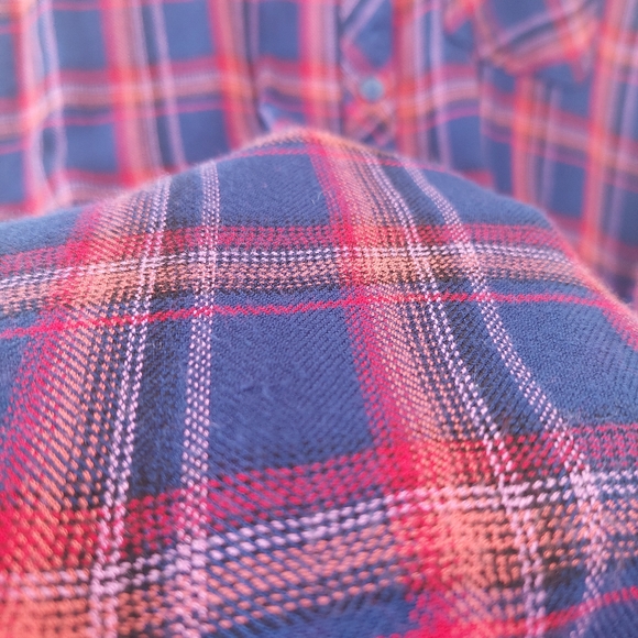 Beach Lunch Lounge Plaid Flannel Button Front Shirt, M - Picture 6 of 9